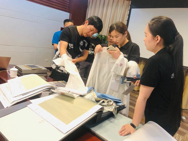 如鱼得水窗帘精品为“榜样战士”打造明亮新居