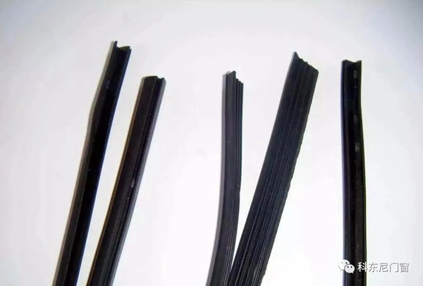 漫长的冬日，科东尼门窗让你“吵”级不怕！