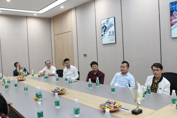 佛山门窗协会到访德斯莱斯，交流互鉴共促品牌发展