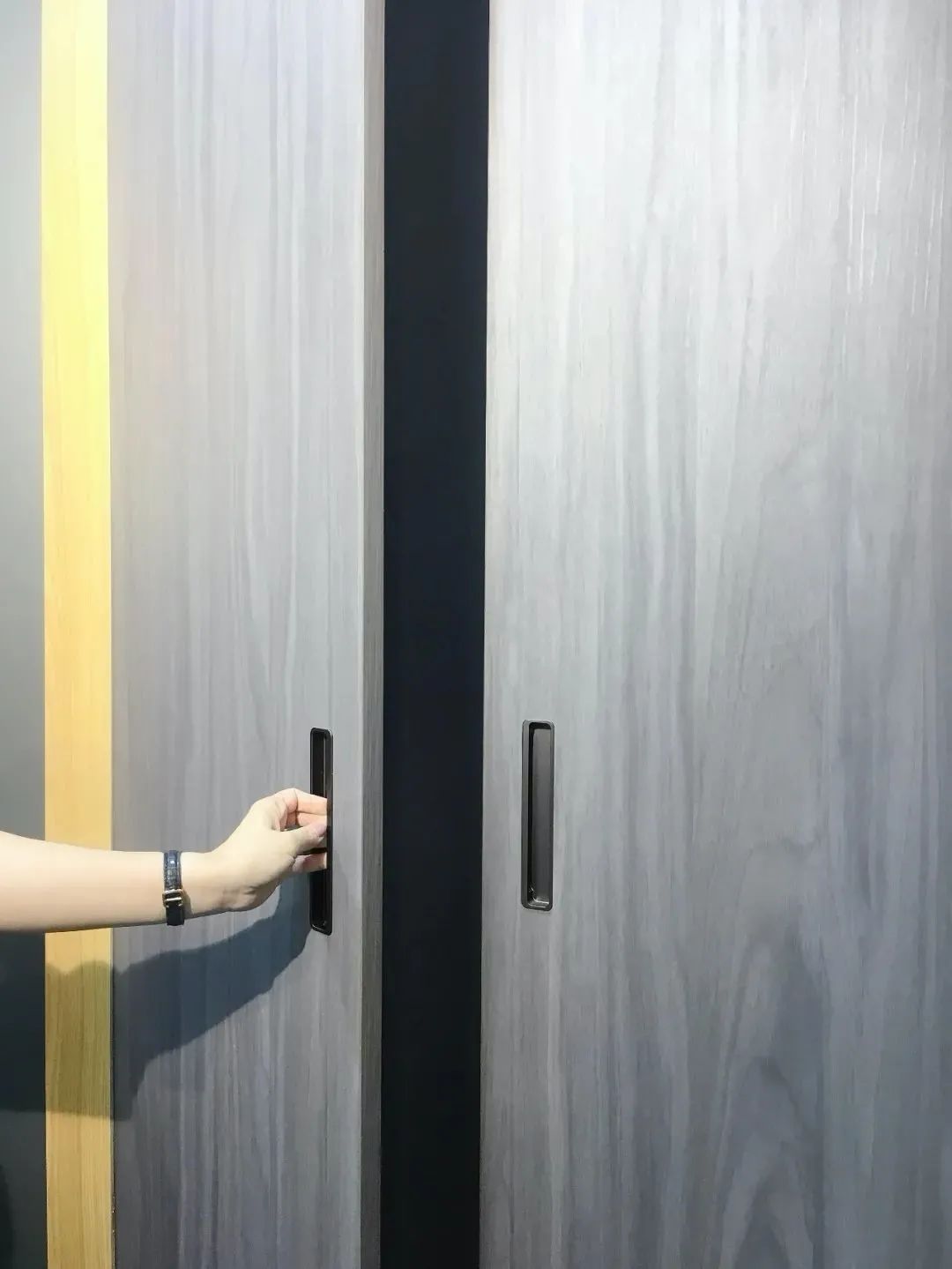 东德木业喜获第26届中国家具展金上游奖