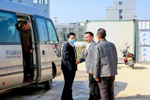 肇庆市副市长董信奇、市政协副主席何健浩到海富纳集团开展产业招商落地调研！