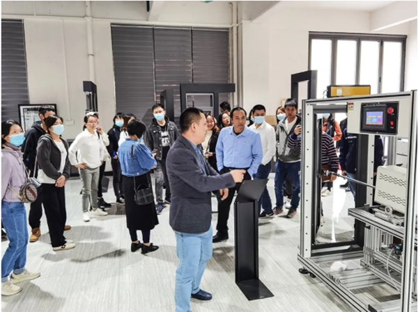 安格尔门窗惠州优秀经销商莅临总部参观考察