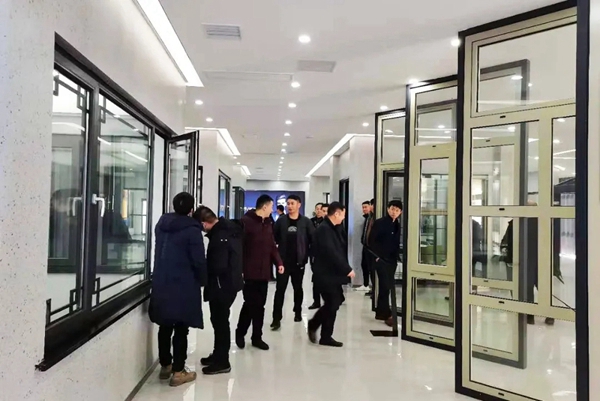 南京移门协会携成员企业莅临天东指导工作 南京移门协会携成员企业莅临天东指导工作