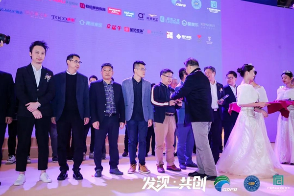 派雅门窗荣膺“2020中国门窗匠心品牌”并成为“广东省家居业联合会主席团成员”