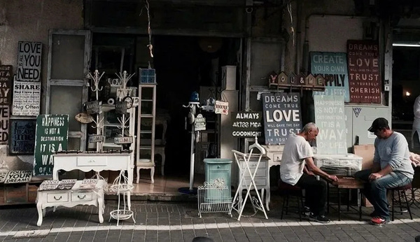 米兰壁纸·墙布·窗帘：一个传统窗帘店铺老板的十年心路