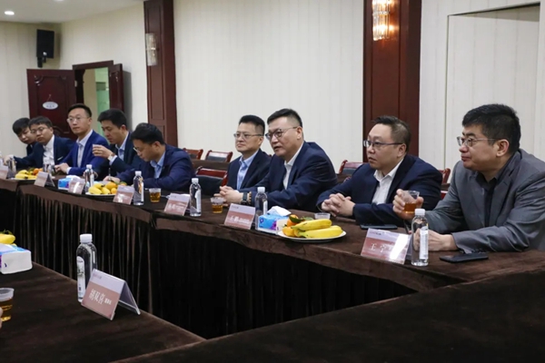 谋篇布局，共赢发展：居然之家总裁王宁一行莅临百能参观指导