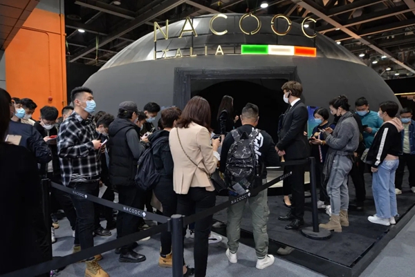 无人机天幕秀燃爆穹顶!NACOOC羊城双展璀璨上演 无人机天幕秀燃爆穹顶!NACOOC羊城双展璀璨上演