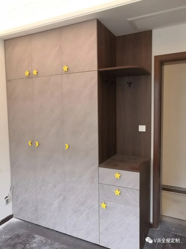 V派全屋定制告诉您什么样的衣柜更实用