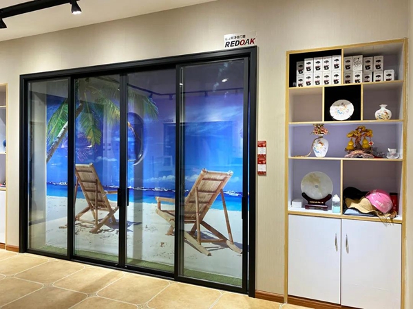 红橡树门窗蒙自专卖店主动营销帮扶活动出师大捷