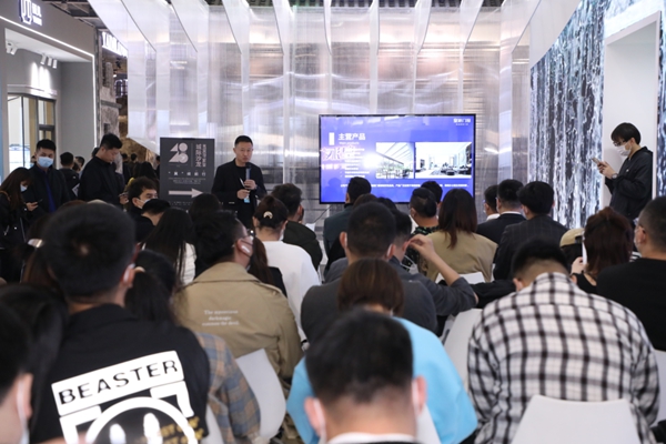 皇派门窗『星际幻旅』展馆惊艳登陆广州设计周