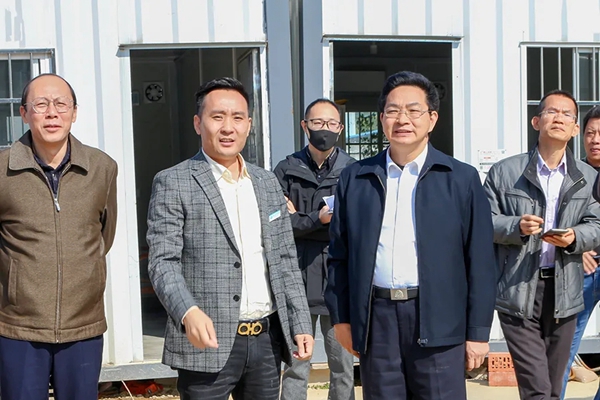 肇庆市副市长董信奇、市政协副主席何健浩到海富纳集团开展产业招商落地调研！
