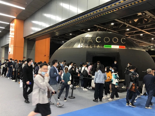 无人机天幕秀燃爆穹顶!NACOOC羊城双展璀璨上演 无人机天幕秀燃爆穹顶!NACOOC羊城双展璀璨上演
