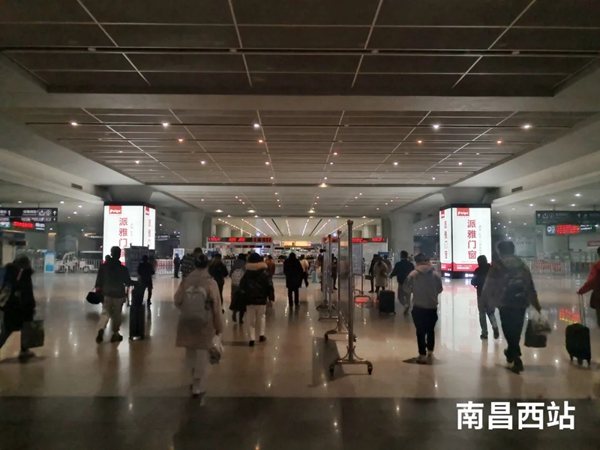 派雅门窗江西省高铁广告上线 强势抢占品牌传播高地