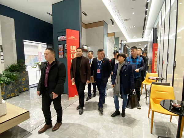 战略部署，共谋发展，伊百丽全屋定制与华美立家达成战略合作