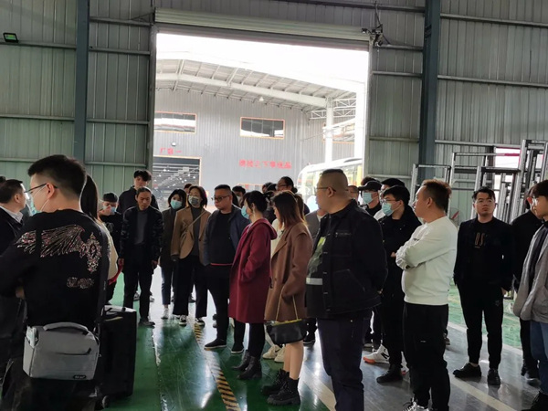 跨界合作，前沿对话 |温岭设计大咖同赴德技高质门窗品鉴会