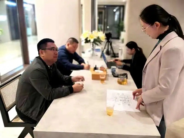 森鹰管理层下一线：步入前方现场，缓解二线焦虑