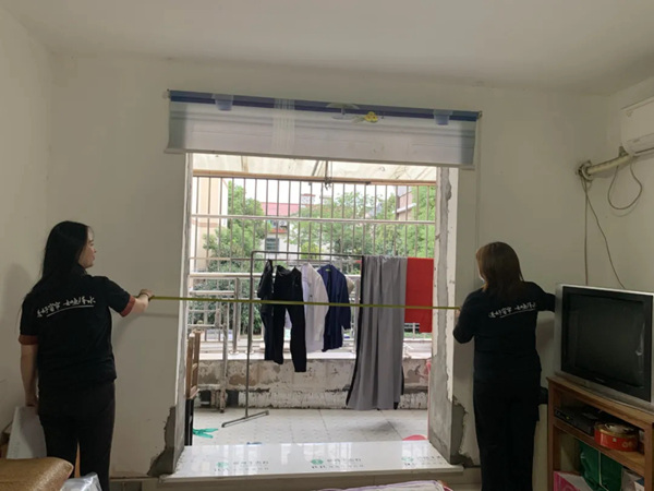 如鱼得水窗帘精品：为“帽子爷爷”侯振康打造适老新居