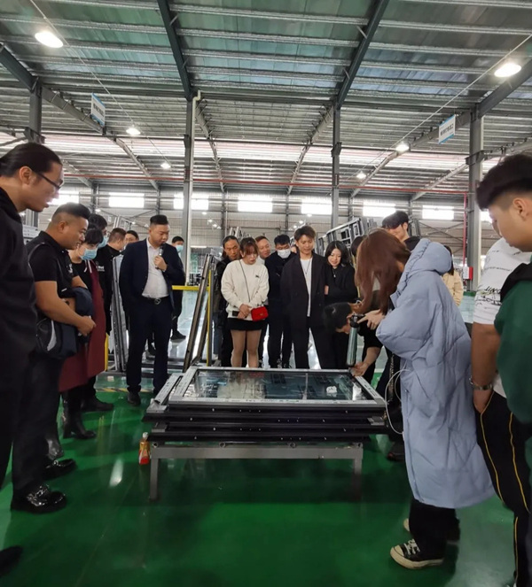 跨界合作，前沿对话 |温岭设计大咖同赴德技高质门窗品鉴会