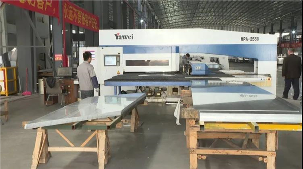 新标董事长黄东江受邀肇庆电视台专访：将极大助力四会经济发展！