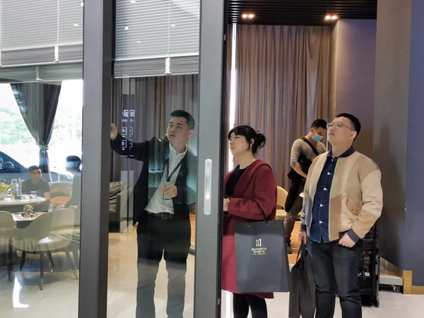跨界合作，前沿对话 |温岭设计大咖同赴德技高质门窗品鉴会