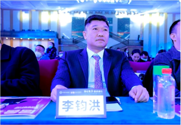 派雅门窗喜摘“领军企业”、“创新企业奖”及“金门窗”三项殊荣