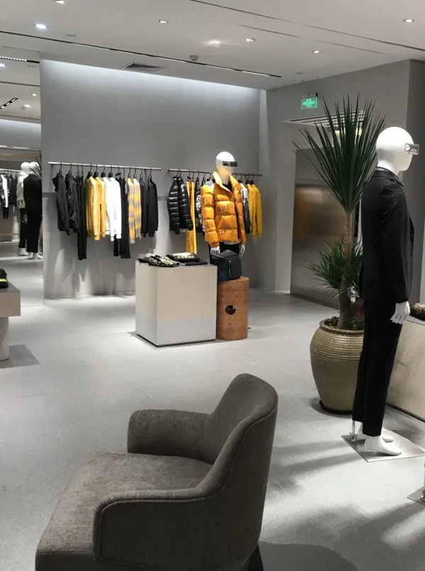 蔻帝COLDEC墙面定制:高格调又尽显奢侈的潮牌男装店