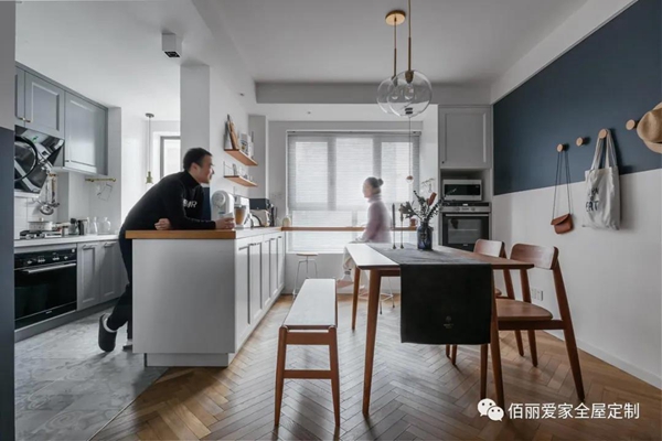 佰丽爱家全屋定制：125㎡混搭风3室，客餐厨三个空间互通