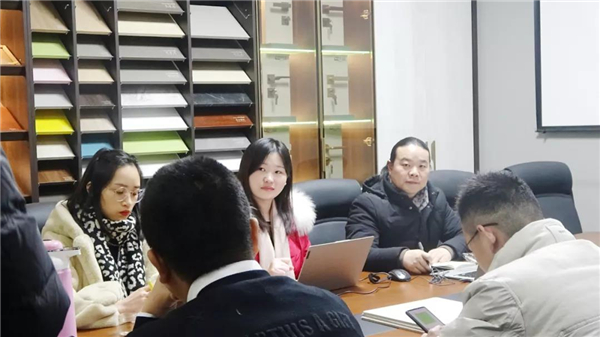 中天怡家全屋定制：上海全屋定制协会相关领导莅临总部参观