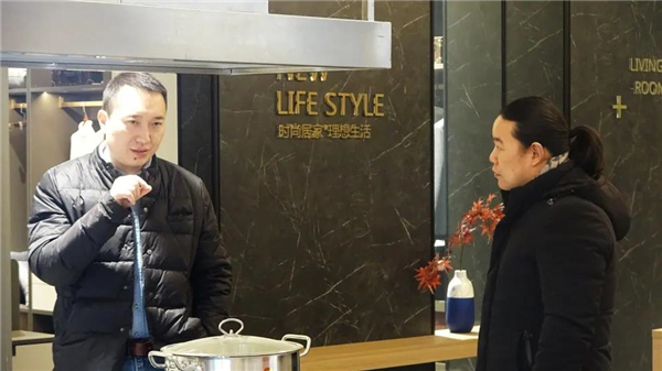 中天怡家全屋定制：上海全屋定制协会相关领导莅临总部参观