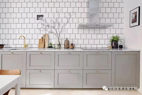 佰丽爱家全屋定制:橱柜拉手怎么配才好看? 佰丽爱家全屋定制:橱柜拉手怎么配才好看?