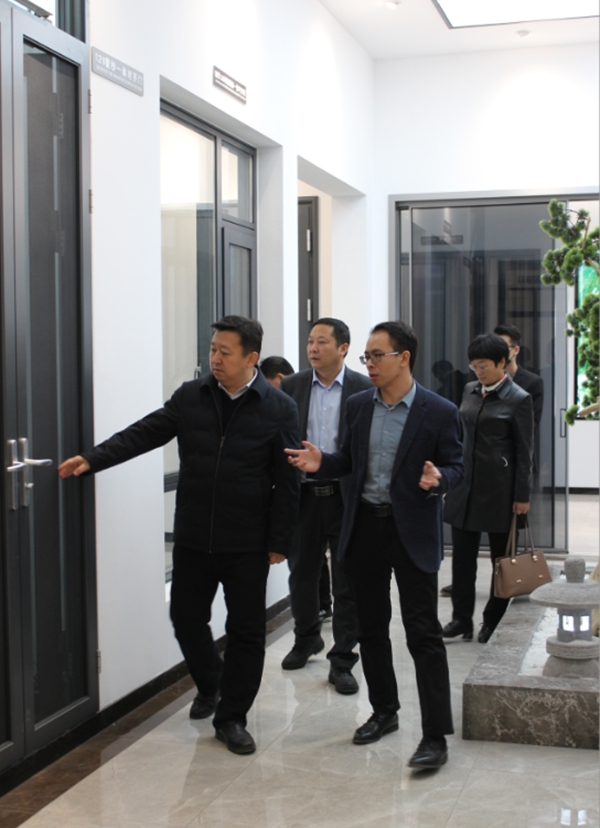 德斯莱斯系统门窗迎接河南省确山县委书记路耕一行莅临考察