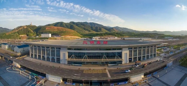 喜迎新春丨万格丽强势亮相福建东至西全线动车站广告