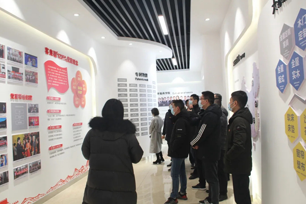 六安市叶集区跟班学习干部莅临客来福全屋定制参观调研
