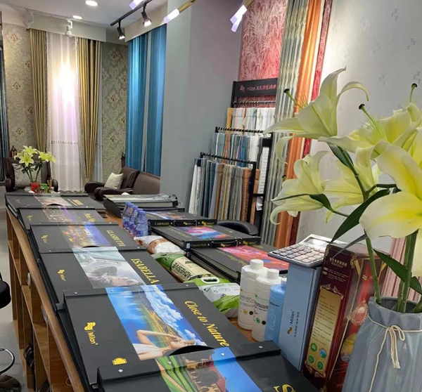 米兰壁纸·墙布·窗帘东营专卖店陈总：找准品牌 精彩绽放