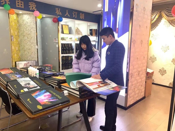 米兰壁纸·墙布·窗帘临沂经销商武总：十年相伴 风雨同行