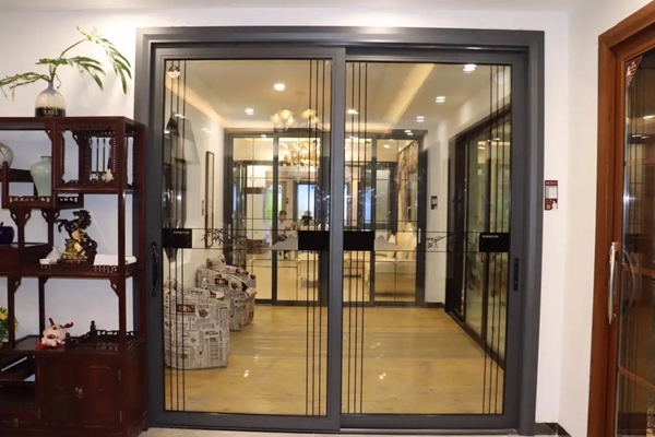 铿固伯尔尼系列门窗——开启浪漫优雅家居之旅！