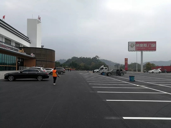 帝奥斯门窗广告在全国各地惊艳亮相 打响2021第一炮
