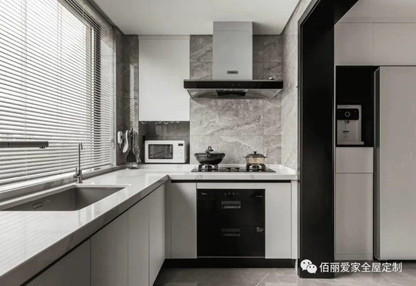 佰丽爱家全屋定制:永不过时的现代风 佰丽爱家全屋定制:永不过时的现代风