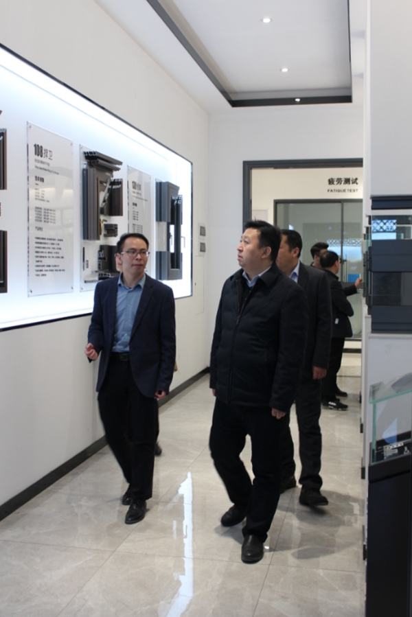 德斯莱斯系统门窗迎接河南省确山县委书记路耕一行莅临考察