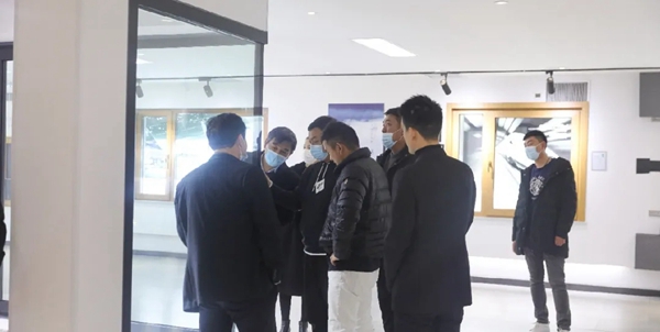 云南山水通泰旅游文化开发有限公司董事长一行莅临科饶恩被动窗参观考察