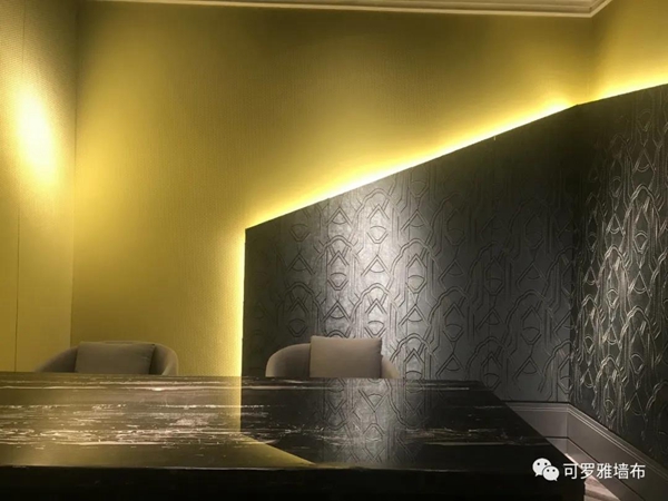 可罗雅墙布CA118《钛金新贵》实景效果图