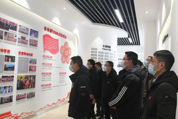 六安市叶集区跟班学习干部莅临客来福全屋定制参观调研