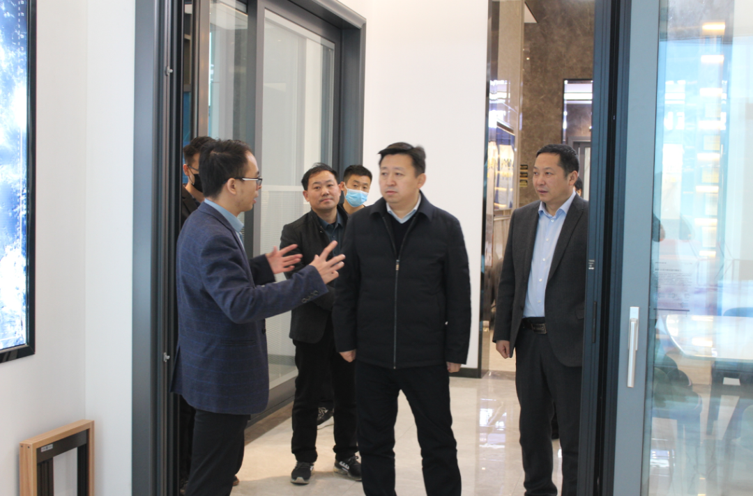 德斯莱斯铝业集团欢迎南省确山县委书记路耕带领县委班子成员一行莅临总部参观考察