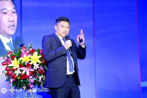 派雅门窗喜摘“领军企业”、“创新企业奖”及“金门窗”三项殊荣