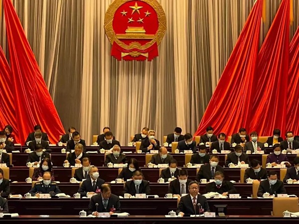 全度定制家居总经理陈长华参加宿迁市“两会”，并接受媒体采访