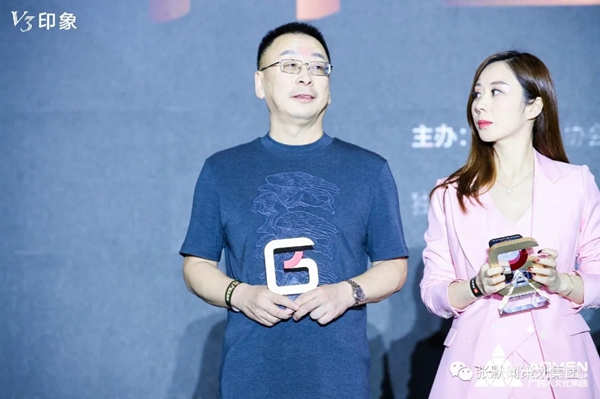 森鹰窗业续约张默闻再创行业新佳绩，超级信任开启空调窗品牌时代新篇章