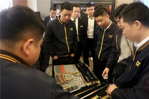依麦五金2021年全国经销商大会暨新品发布会顺利召开