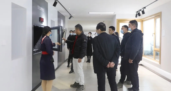 云南山水通泰旅游文化开发有限公司董事长一行莅临科饶恩被动窗参观考察