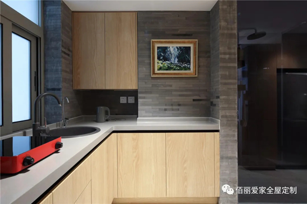 佰丽爱家全屋定制:比酒店温馨的一居室公寓房