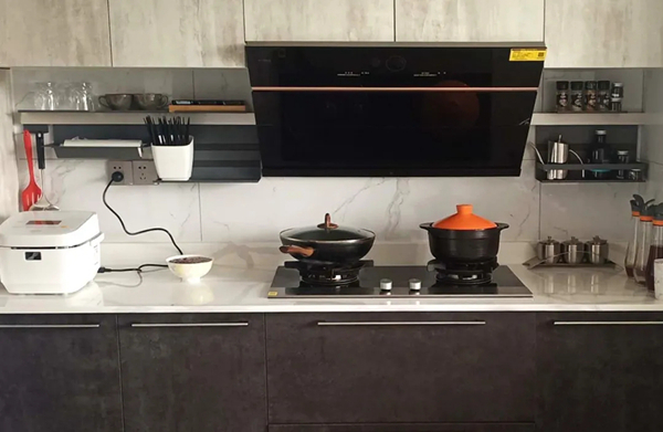 柏厨家居案例：8m²厨房结合7m²阳台